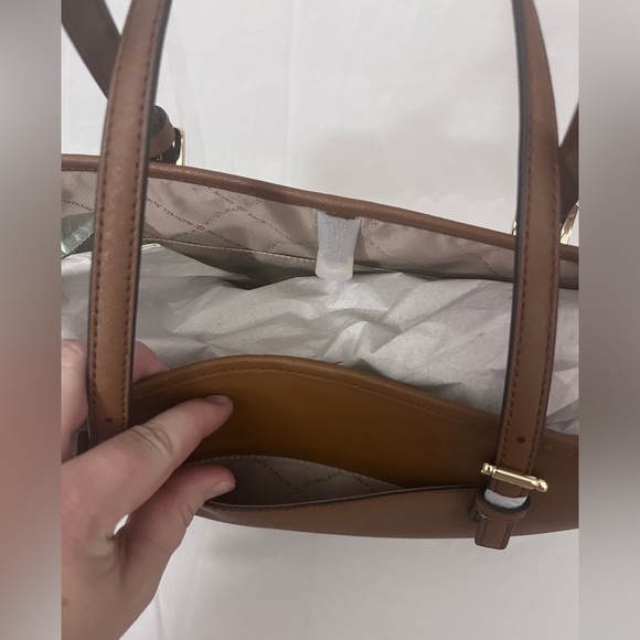 MICHAEL KORS Jet Set Medium Carryall Tote - Picture 4 of 8